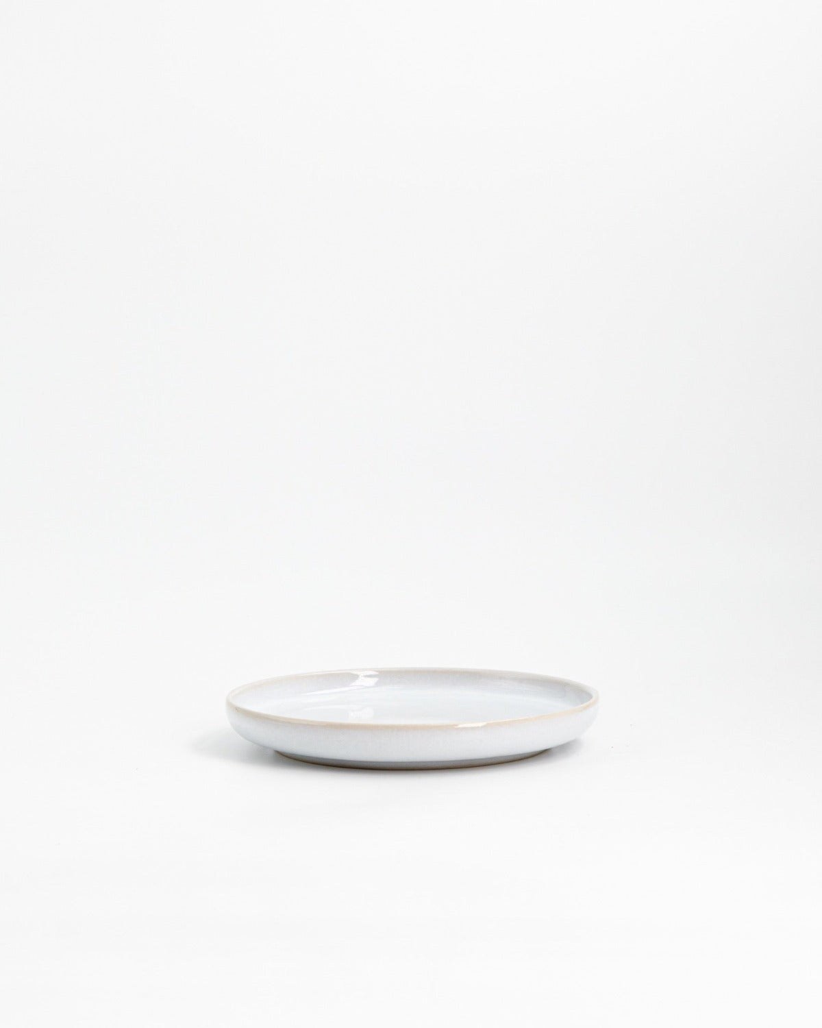 Liten Tallrik Archi Shell, blankvit stengods 17 cm (bild 3) – från Norling Studio