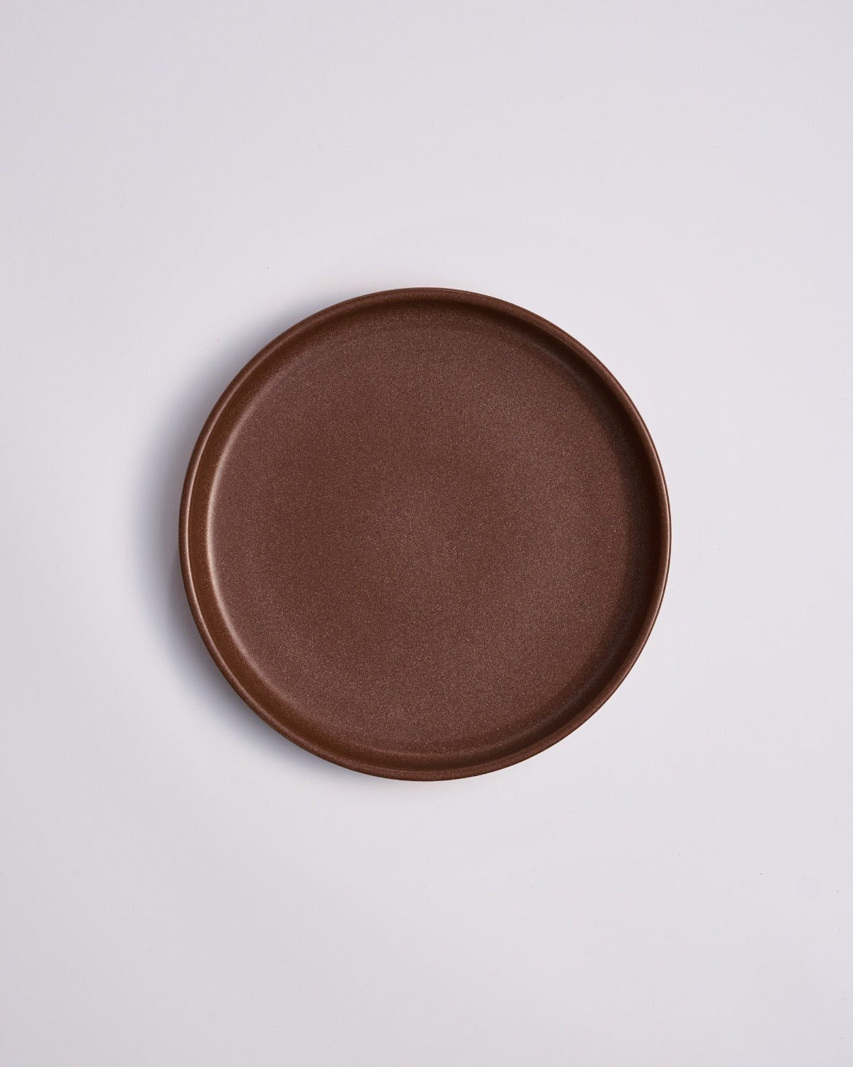 Tallrik Archi Bordeaux, rostbrun stengods 22 cm (bild 4) – från Norling Studio