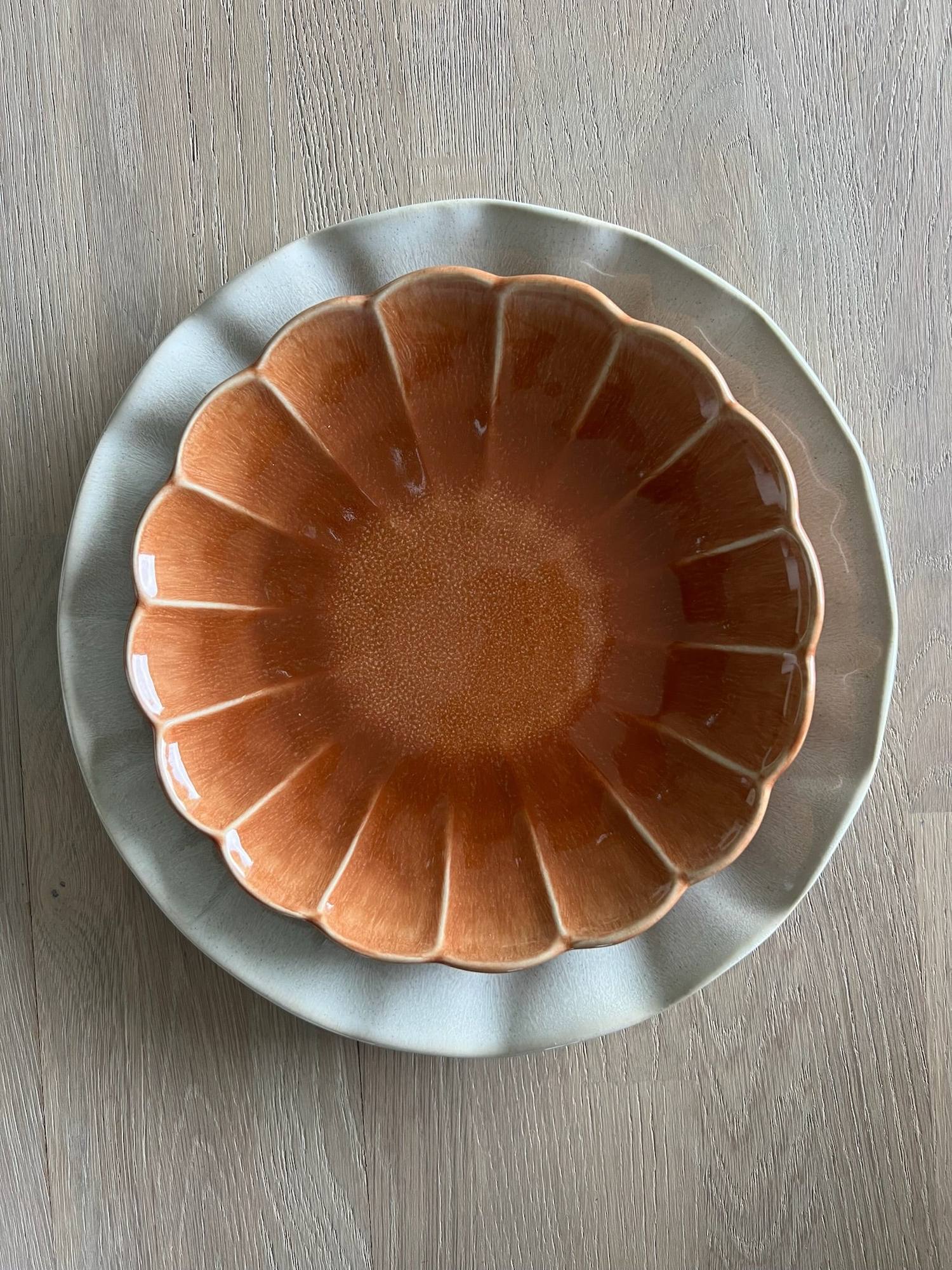 Farrago Tallrik Flower Caramel/22,5cm