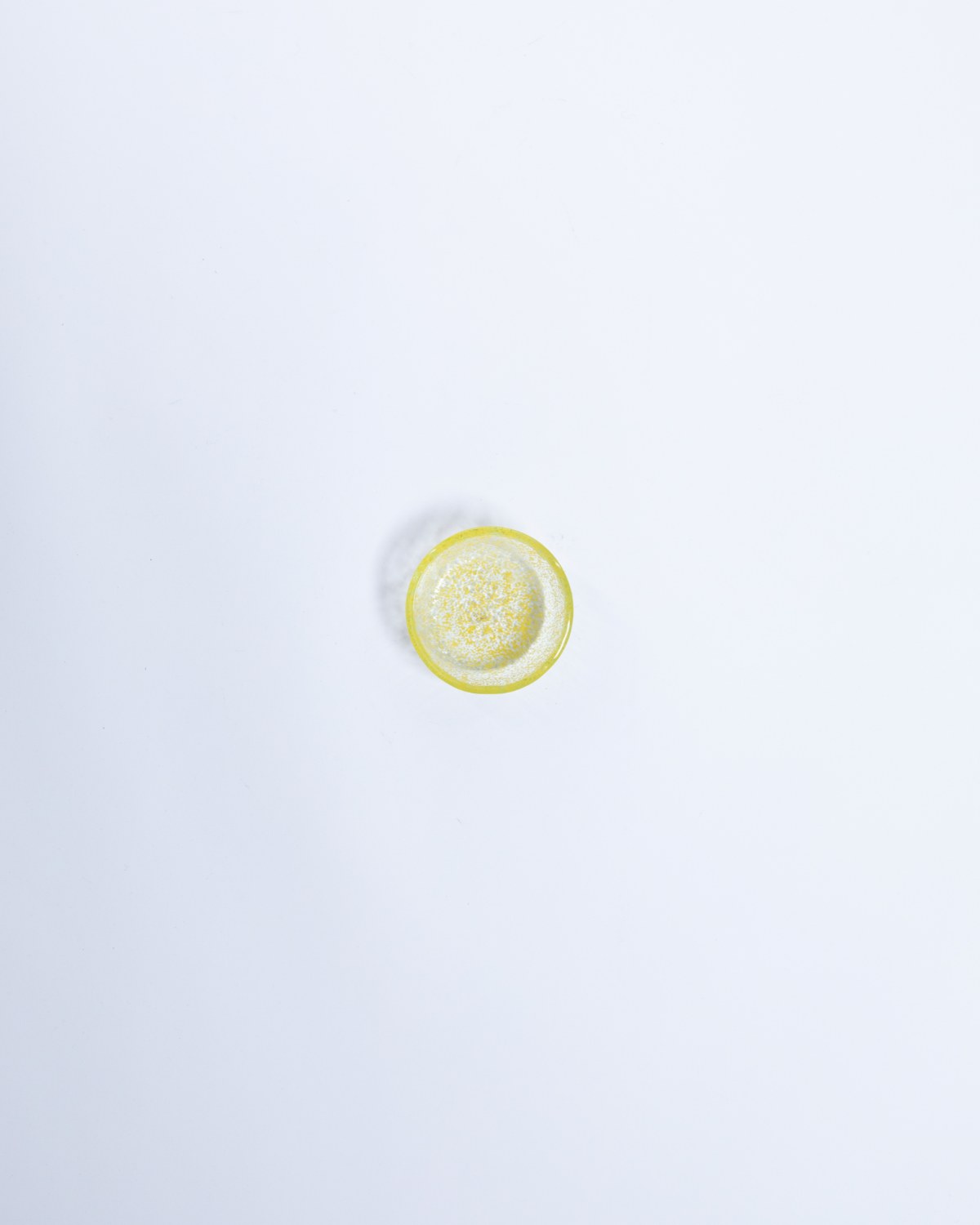 Dippskål Just Glass Turmeric, gurkmejegul glas 7 cm – från Norling Studio