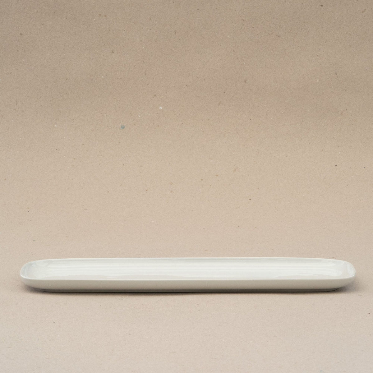 Platter Shallow 37x13 cm – från Norling Studio