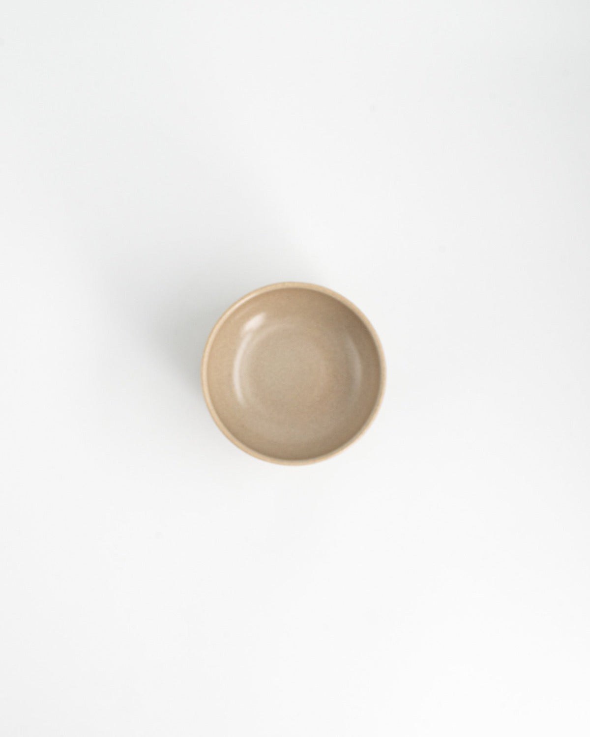 Liten Skål Archi Sand, sandbeige stengods 12 cm, flera exemplar tillsammans – från Norling Studio