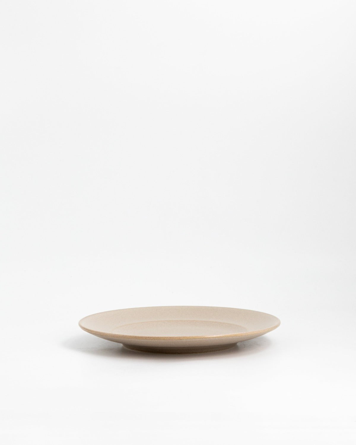 Tallrik Archi Rim Sand, sandbeige stengods 22 cm (bild 4) – från Norling Studio
