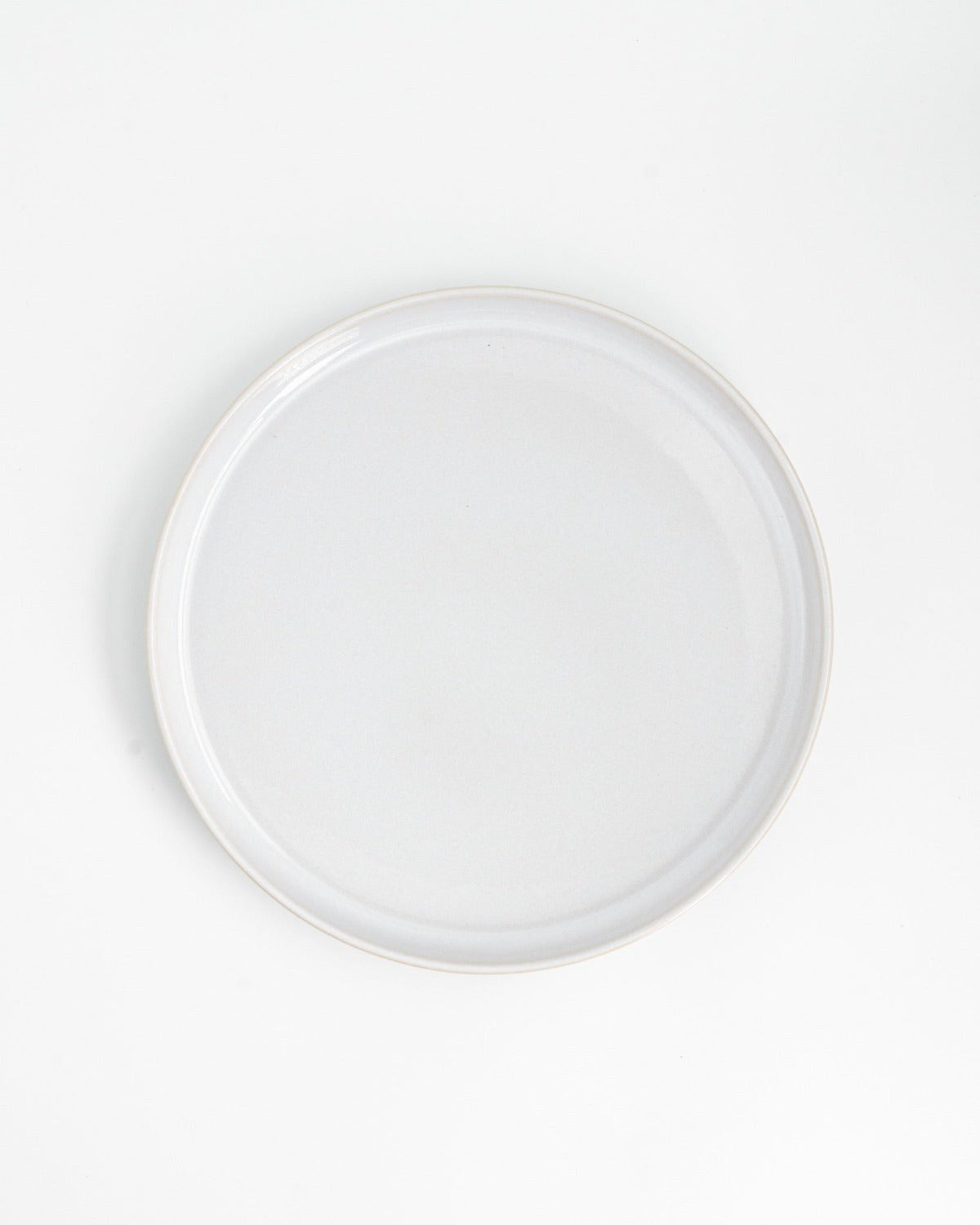 Tallrik Archi Shell, blankvit stengods 28 cm (bild 2) – från Norling Studio
