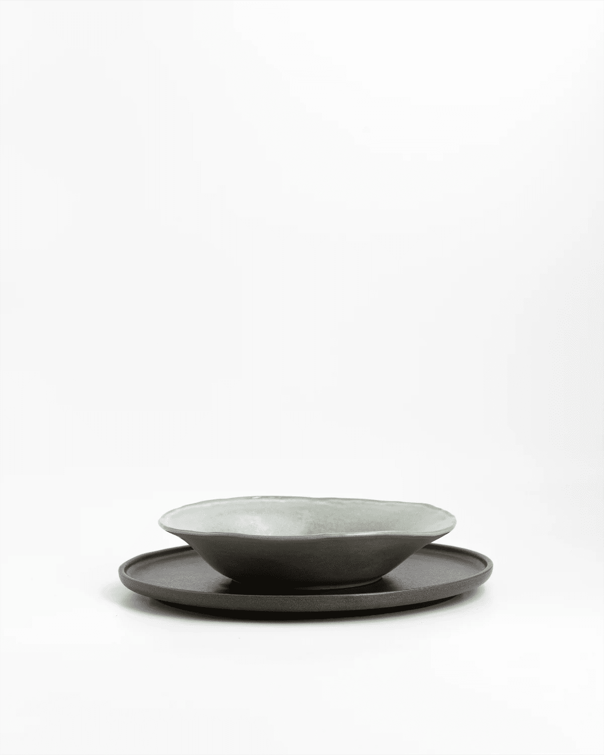 Djuptallrik Farrago Grey, grå 23 cm (bild 3) – från Norling Studio