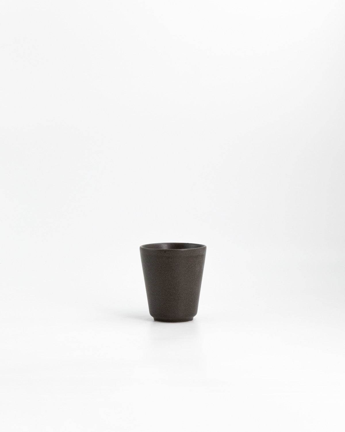 Kaffe/Tekopp Farrago Stone, gråbrun tekopp stone/30 cl (bild 2) – från Norling Studio