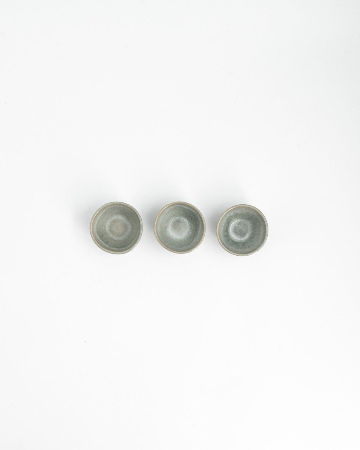 Dippskål Farrago Liten Grey, grå 6 cm (bild 2) – från Norling Studio