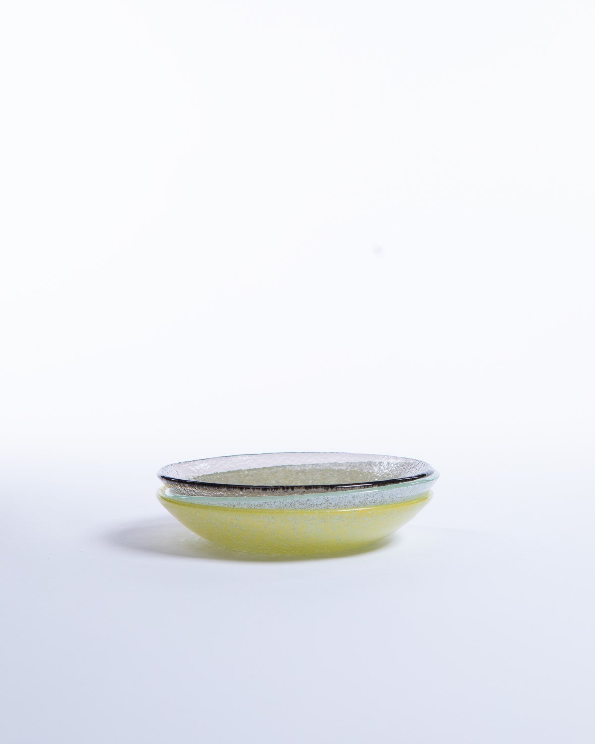 Mellan Skål Just Glass Turmeric, gurkmejegul glas 18,5 cm – från Norling Studio