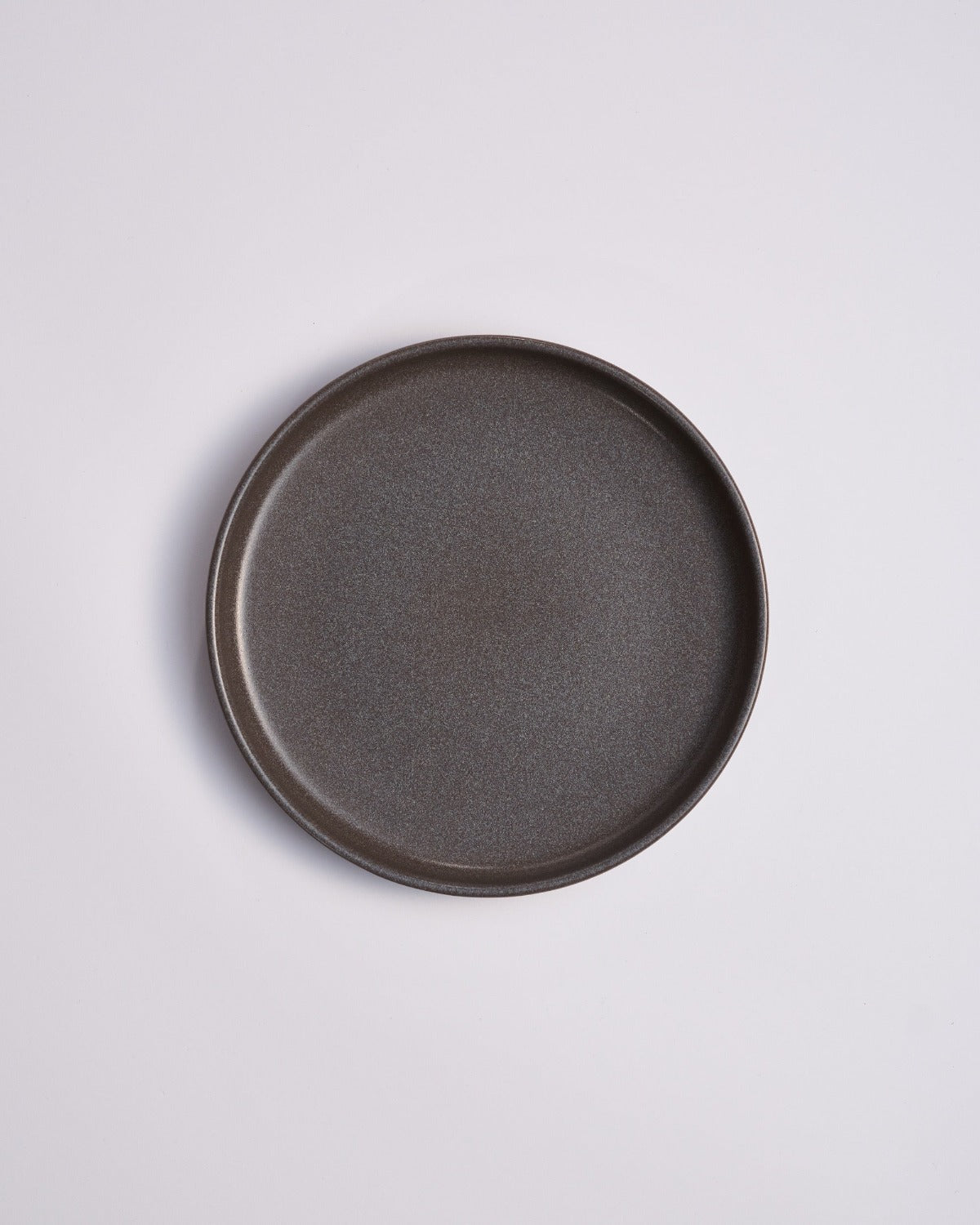 Tallrik Archi Stone, gråbrun stengods 22 cm (bild 2) – från Norling Studio