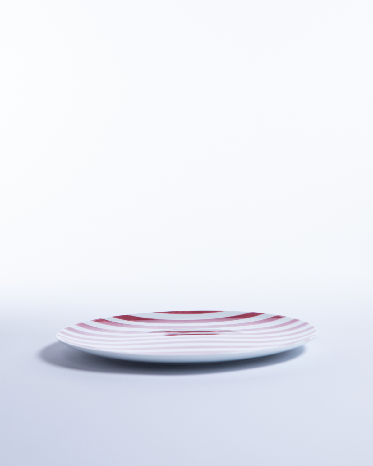 Liguria Plate Burgundy/28cm