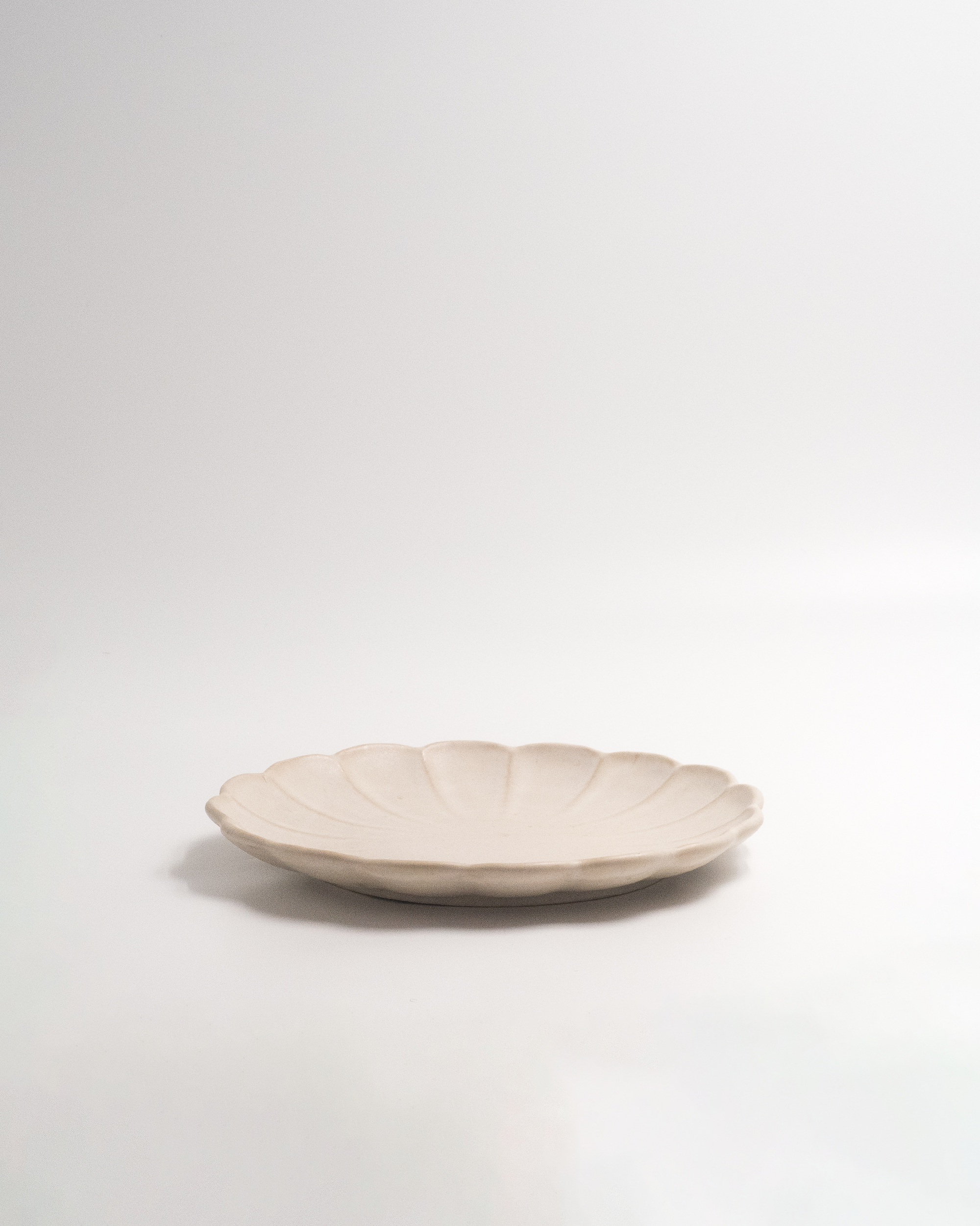 Farrago Plate Flower Pale Beach/22.5cm 