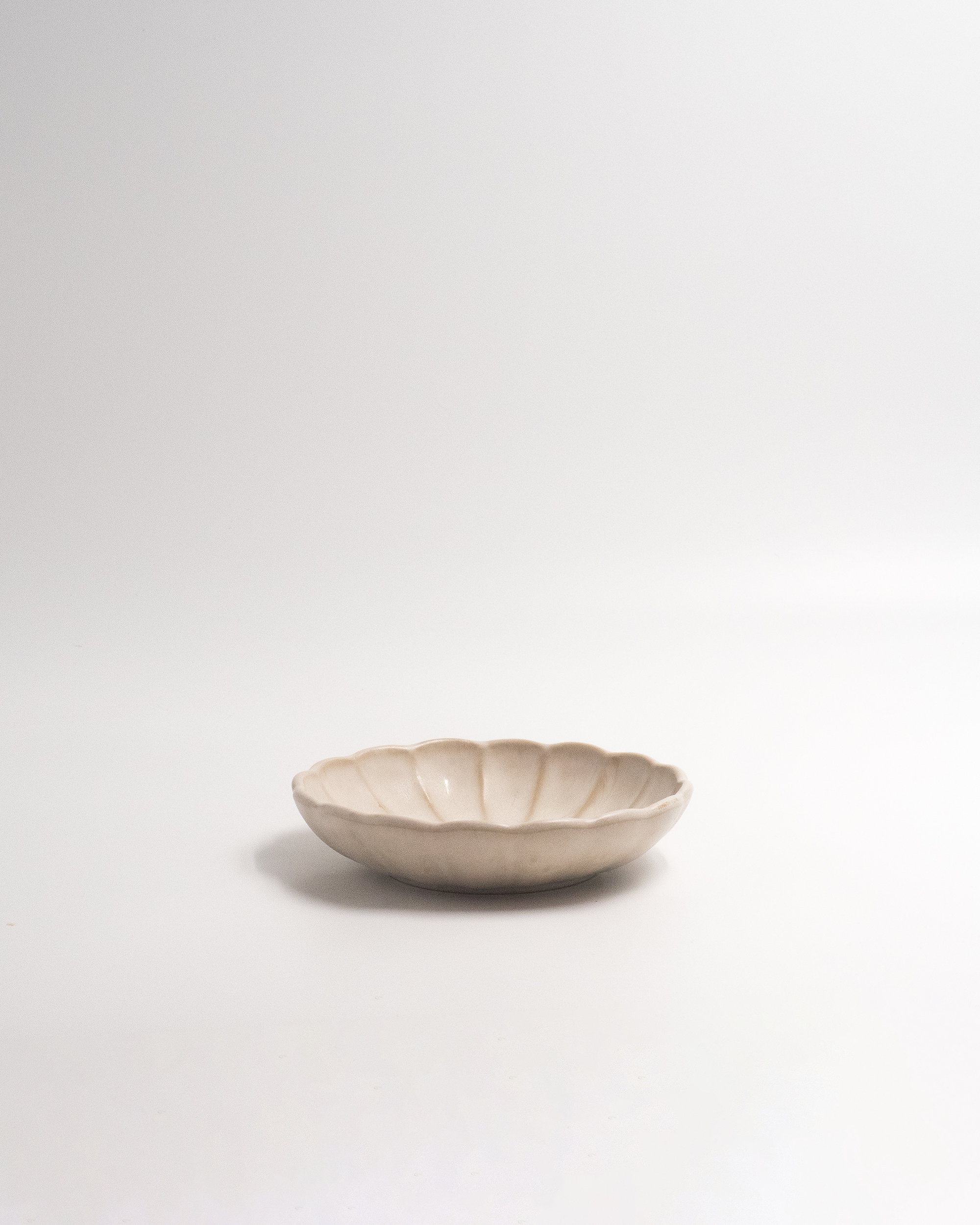 Farrago Appetizer Flower Small Plate Pale Beach/16cm 