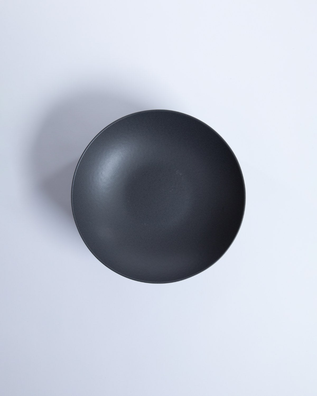 Djuptallrik Archi Deco Midnight, mattsvart stengods 22 cm, flera exemplar tillsammans – från Norling Studio