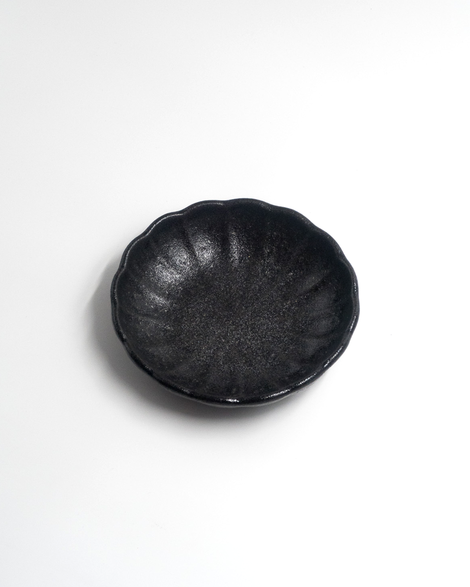 Farrago Appetizer Flower Small Plate Rough Black/16cm 