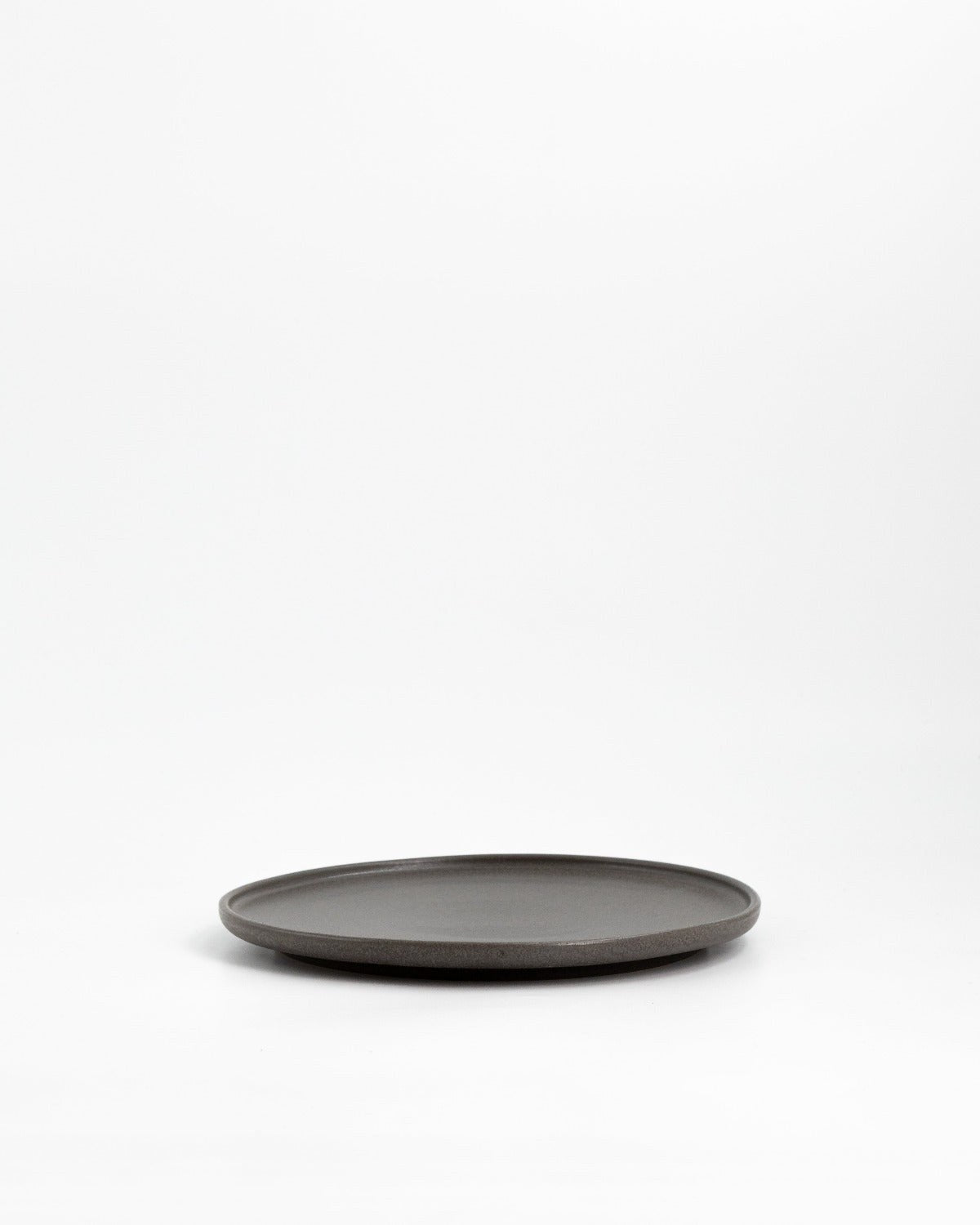 Tallrik Farrago Stone, gråbrun 22 cm (bild 4) – från Norling Studio