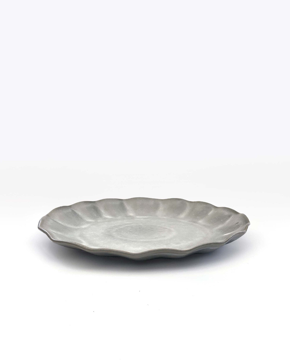Tallrik Farrago Wave Grey, grå 28 cm (bild 3) – från Norling Studio