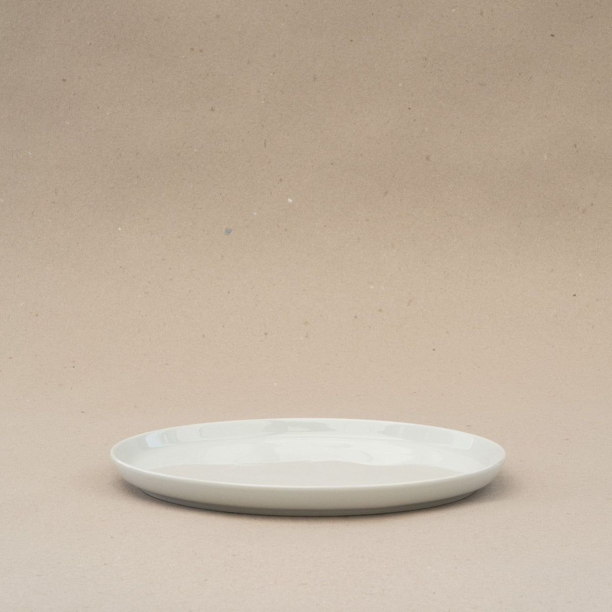 Plate Minimalistic 28 cm (bild 2) – från Norling Studio