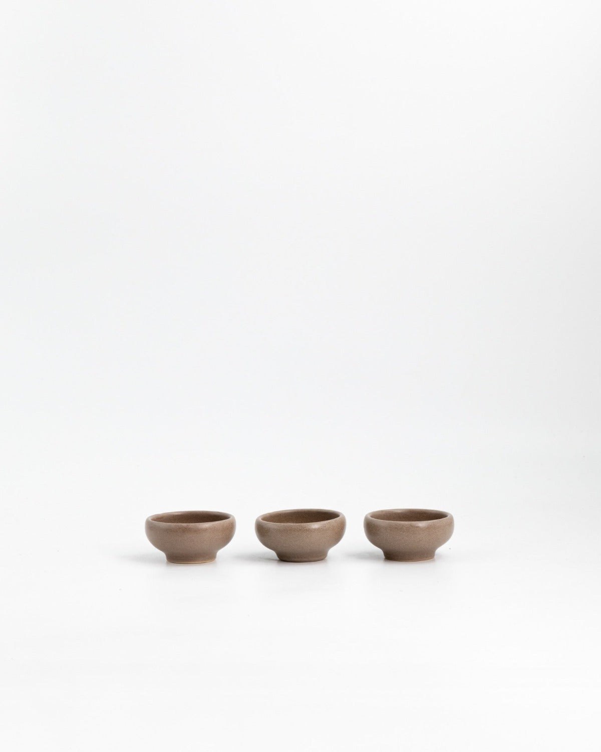 Dippskål Rocky Handgjord Mocha, mockabrun 6 cm – från Norling Studio