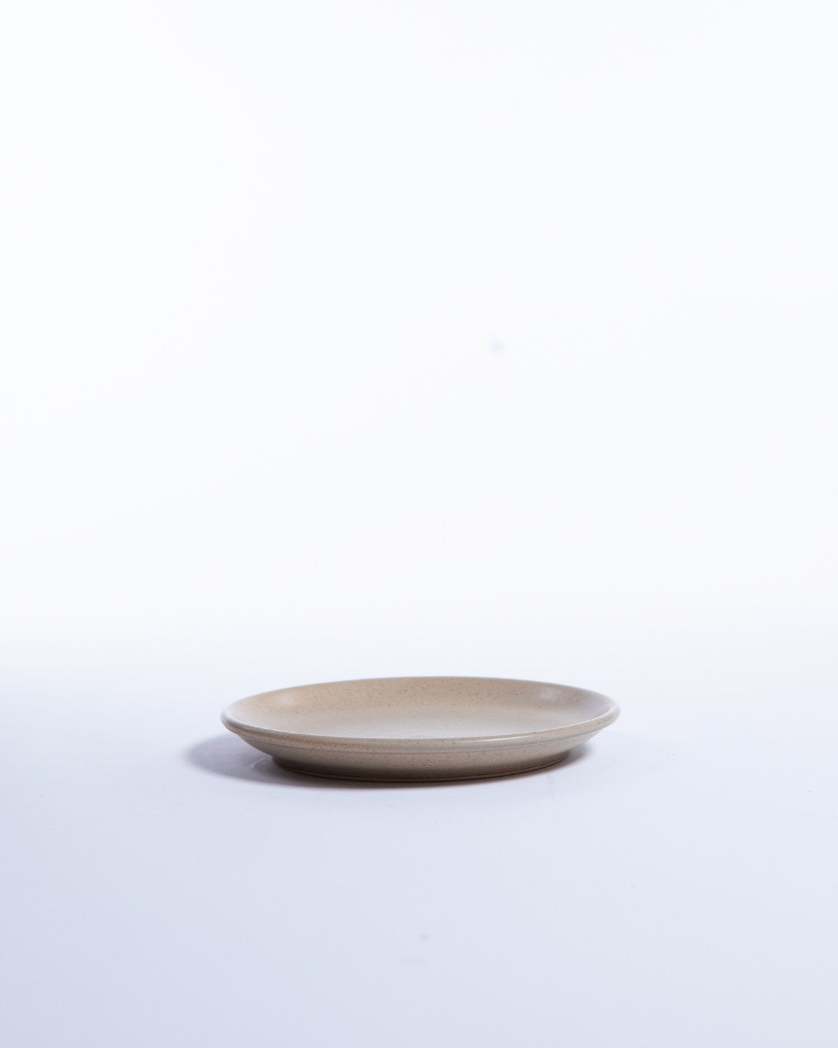 Liten Tallrik Rocky Camel, kamelbeige 19 cm (bild 3) – från Norling Studio