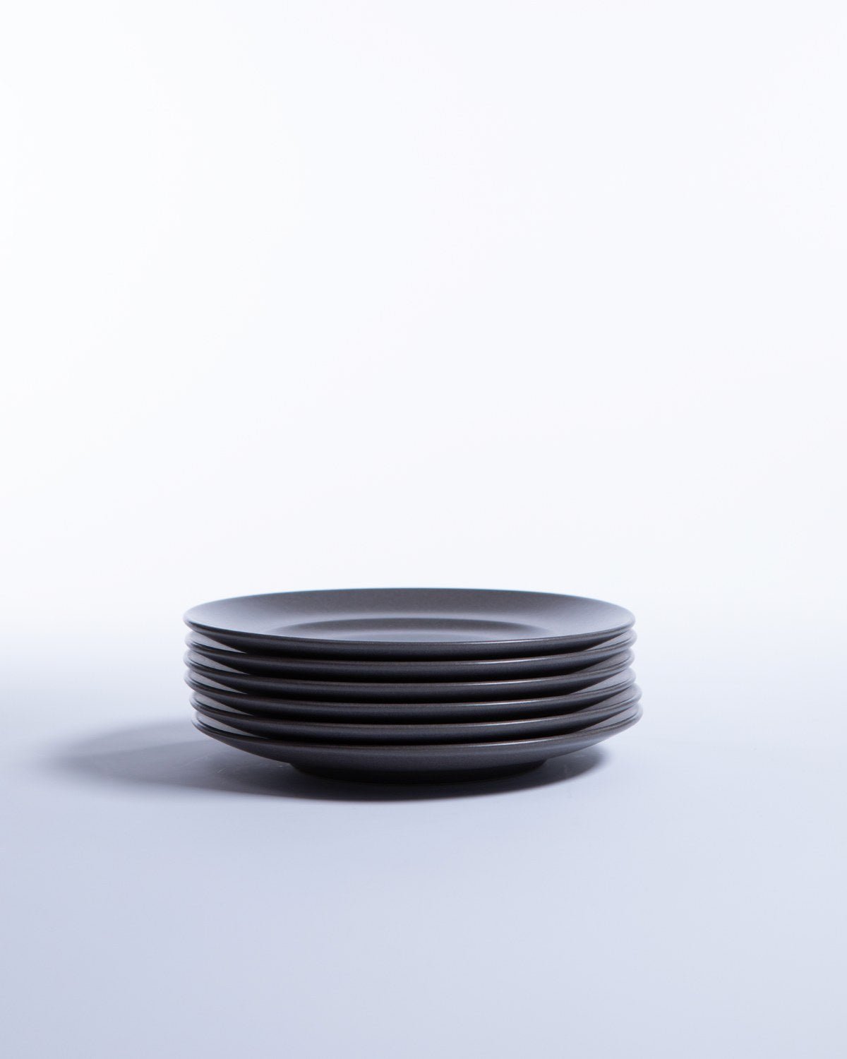 Tallrik Archi Rim Stone, gråbrun stengods 22 cm (bild 2) – från Norling Studio