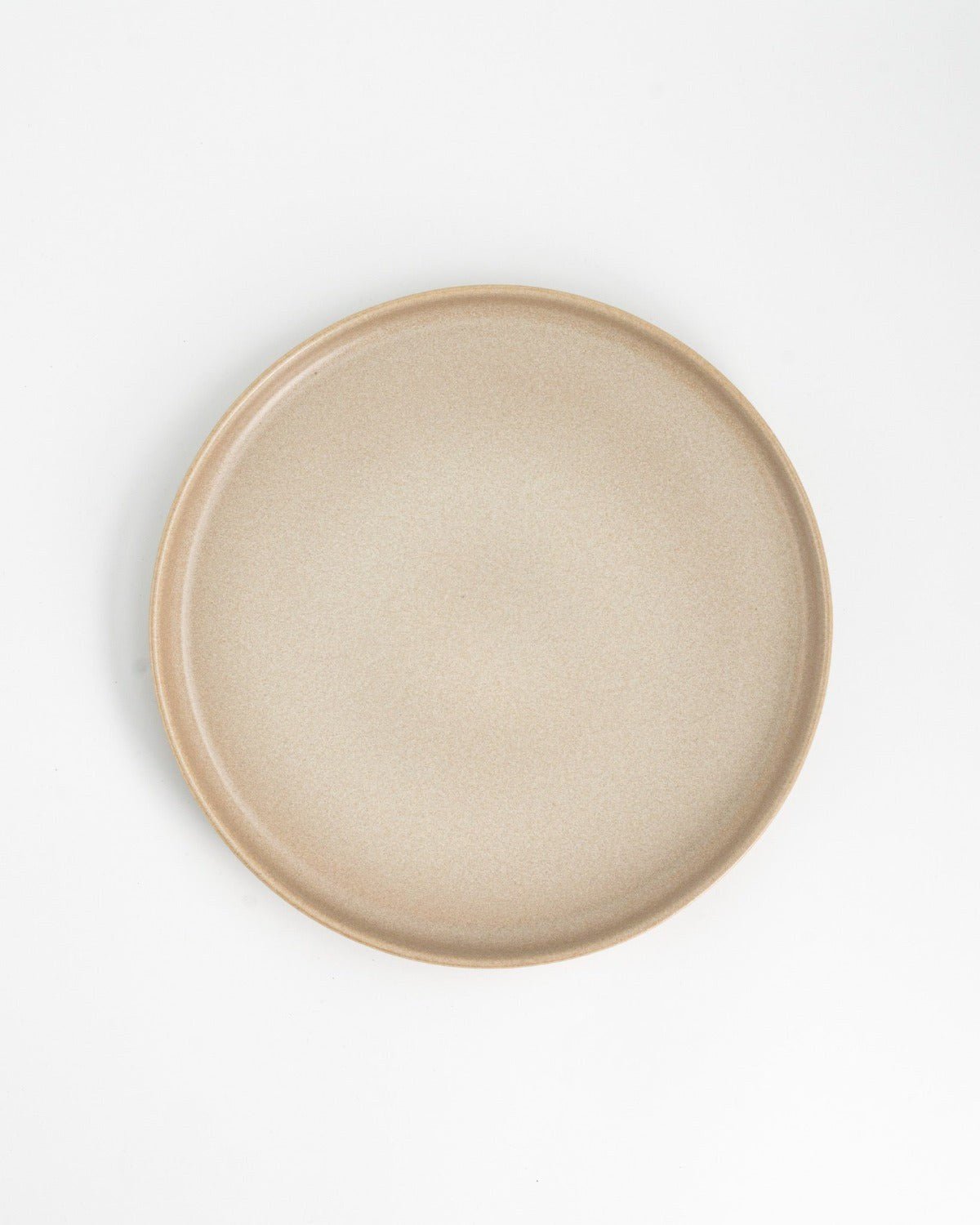 Tallrik Archi Sand, sandbeige stengods 28 cm (bild 2) – från Norling Studio
