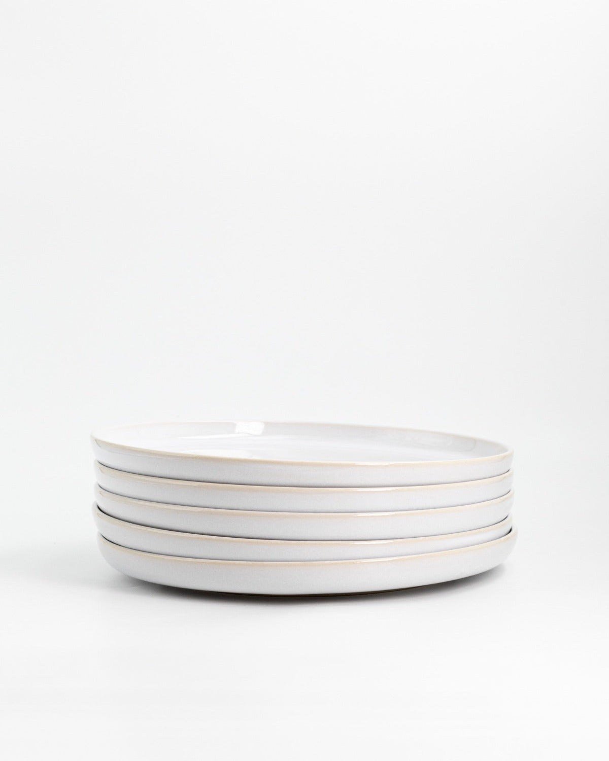 Tallrik Archi Shell, blankvit stengods 28 cm (bild 3) – från Norling Studio
