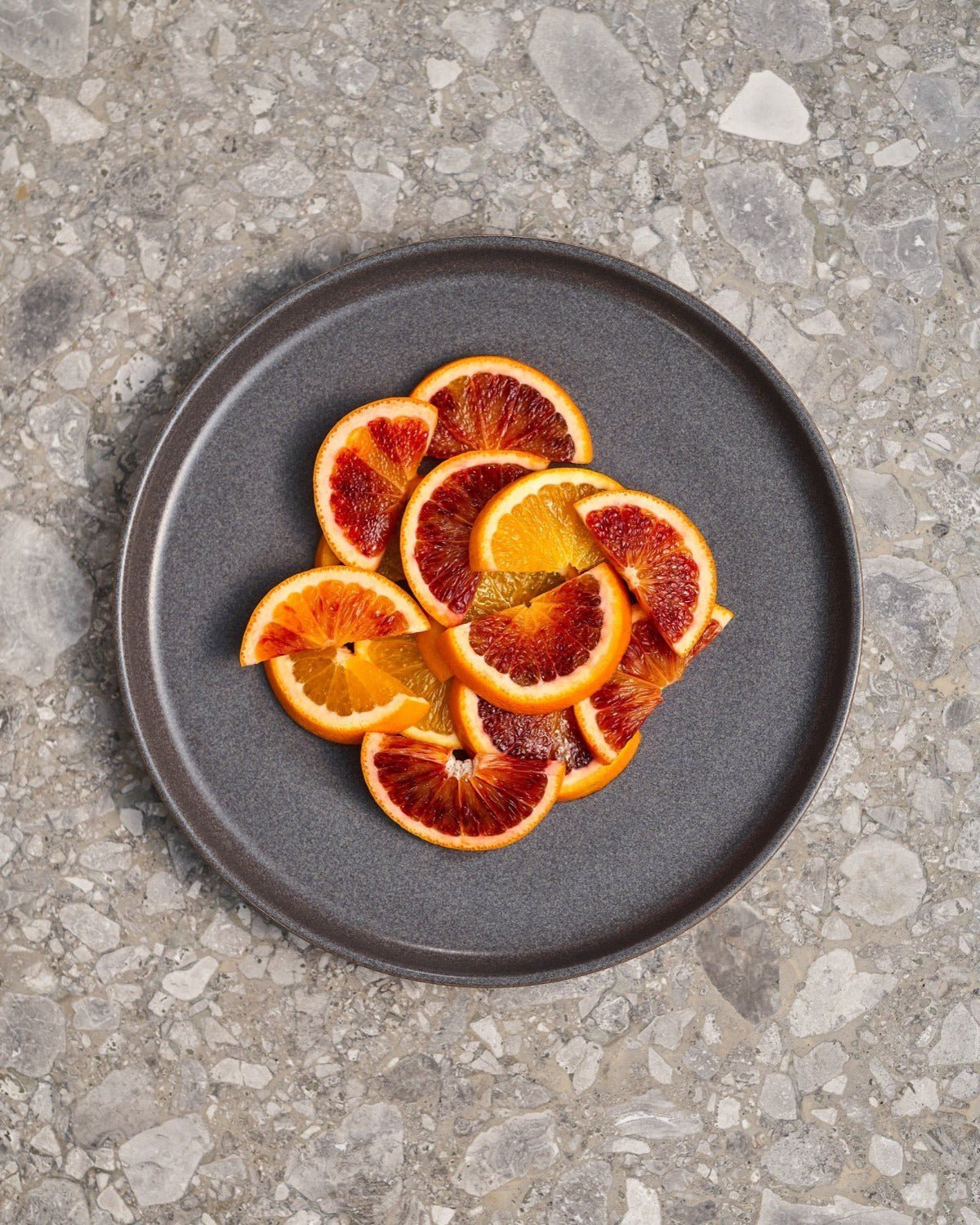 Tallrik Archi Stone, gråbrun stengods 28 cm – från Norling Studio