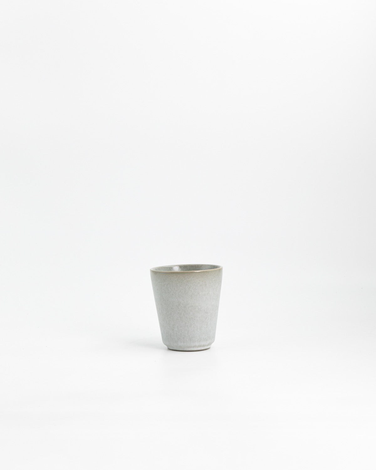 Kaffe/Tekopp Farrago Grey, grå tekopp grey/30 cl (bild 2) – från Norling Studio
