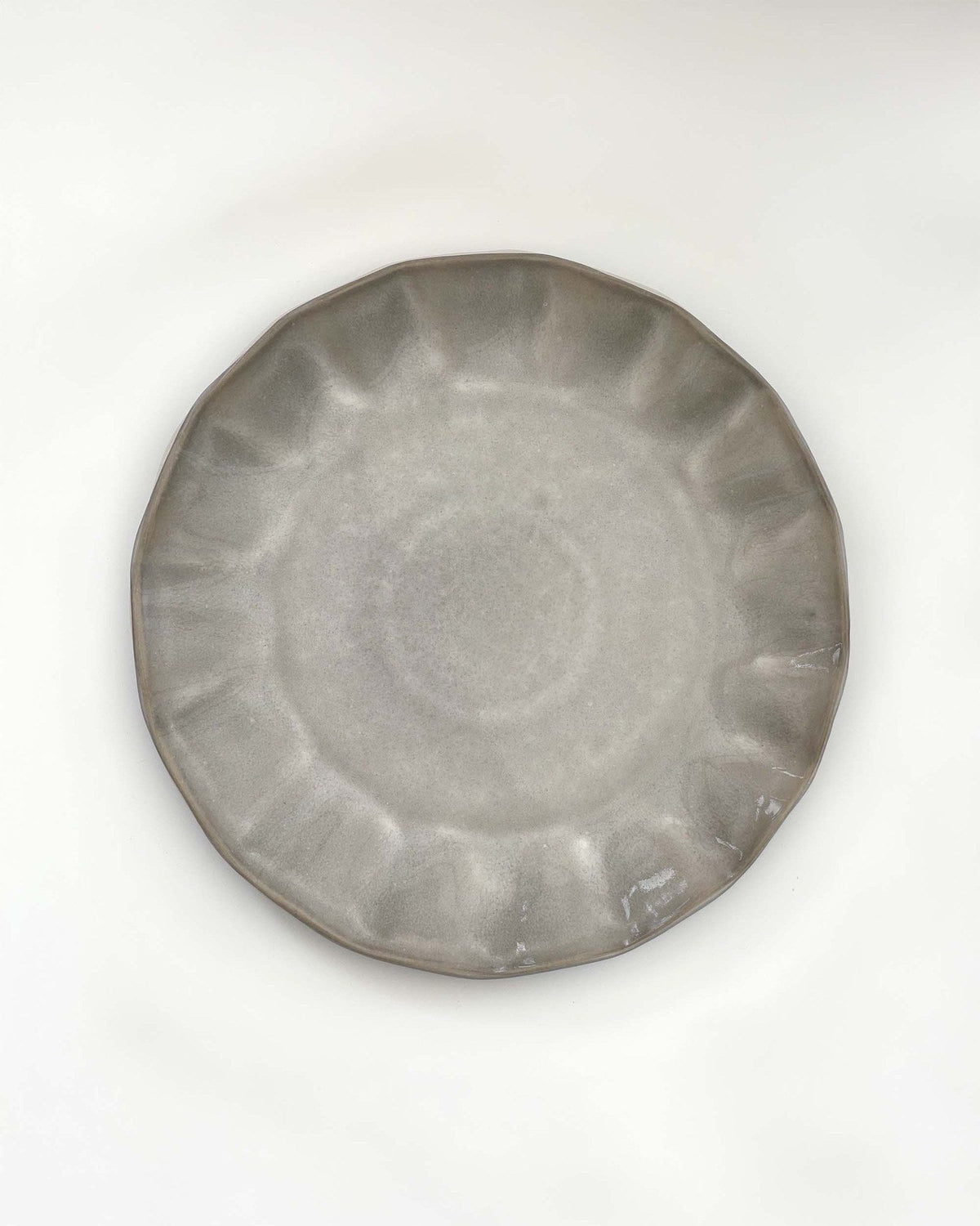 Tallrik Farrago Wave Grey, grå 28 cm (bild 2) – från Norling Studio