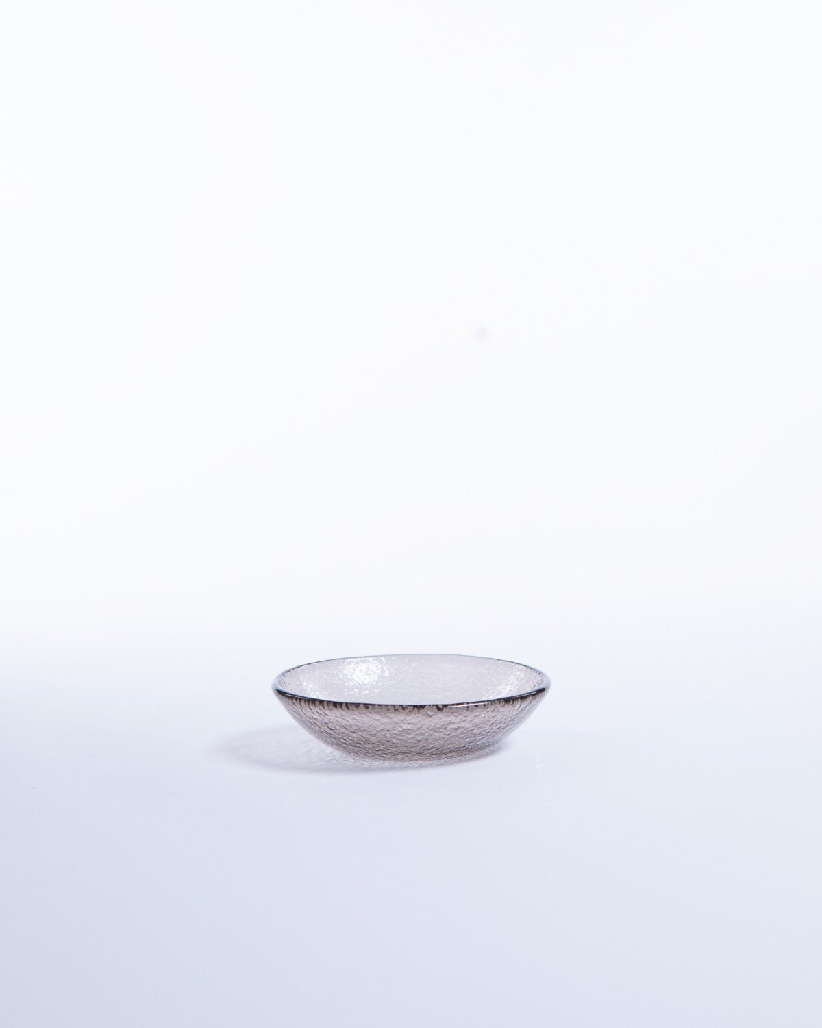 Liten Skål Just Glass Smoke, rökgrå glas 13,5 cm (bild 3) – från Norling Studio