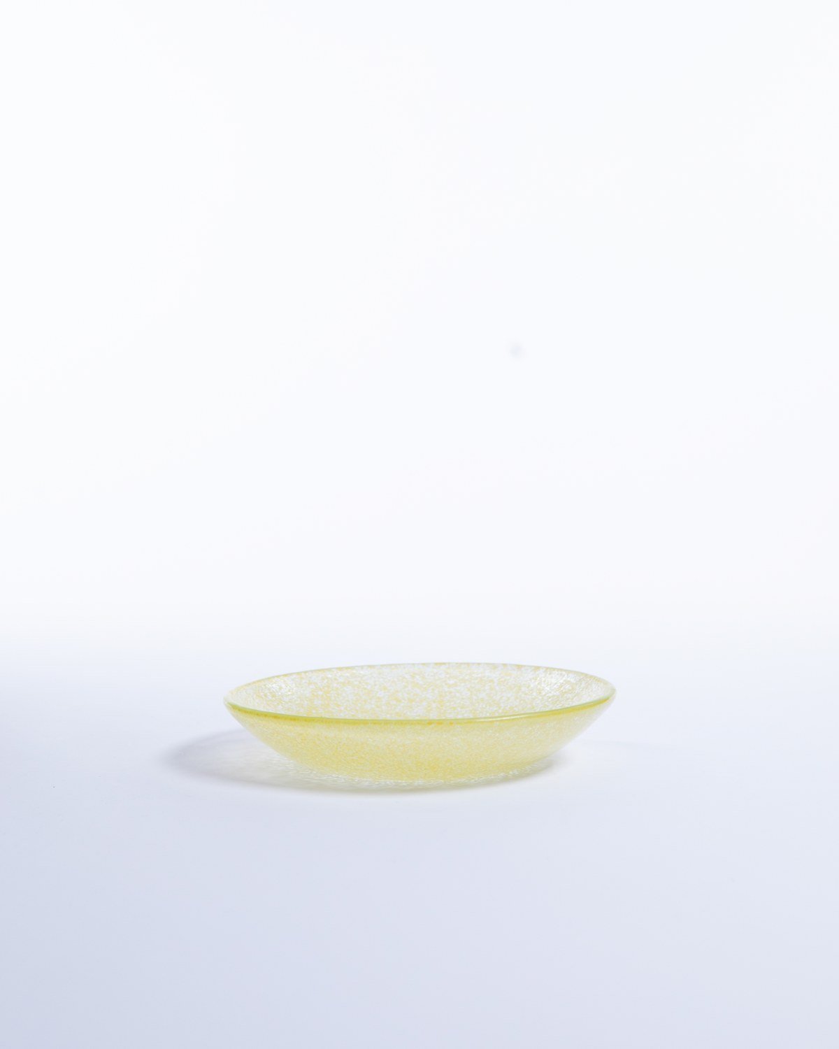 Mellan Skål Just Glass Turmeric, gurkmejegul glas 18,5 cm (bild 3) – från Norling Studio