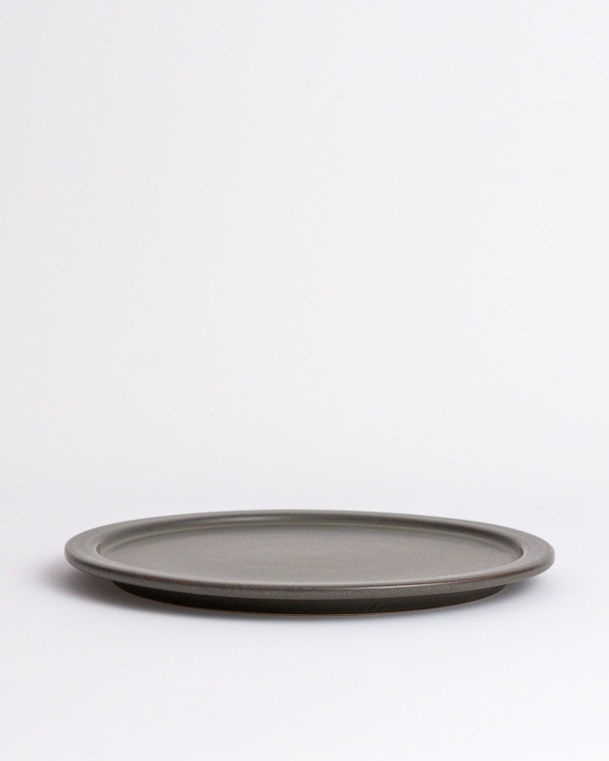 Tallrik Rocky Liner Stone, gråbrun 27 cm (bild 2) – från Norling Studio