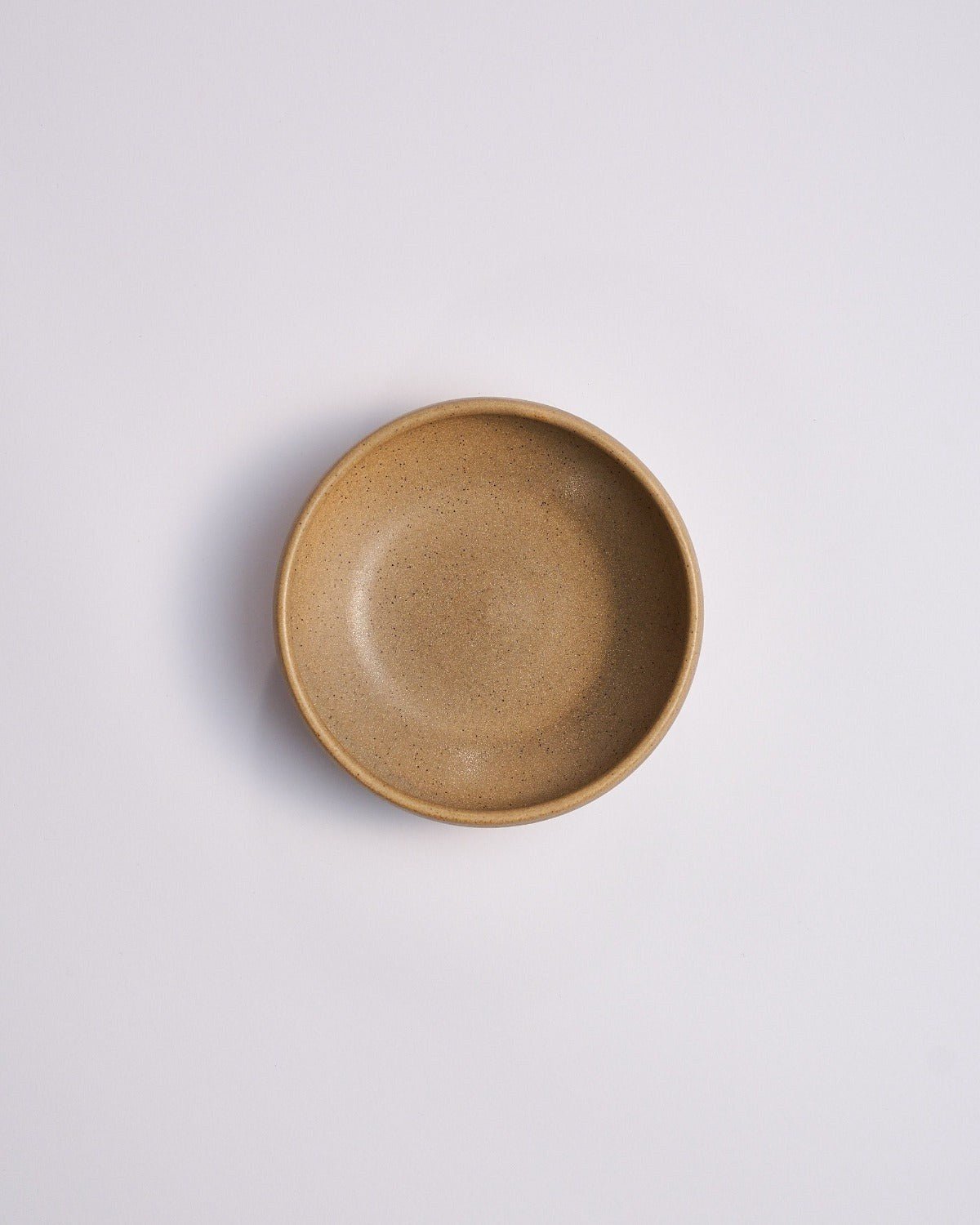 Djuptallrik Rocky Svävande Camel, kamelbeige 16,5 cm (bild 2) – från Norling Studio